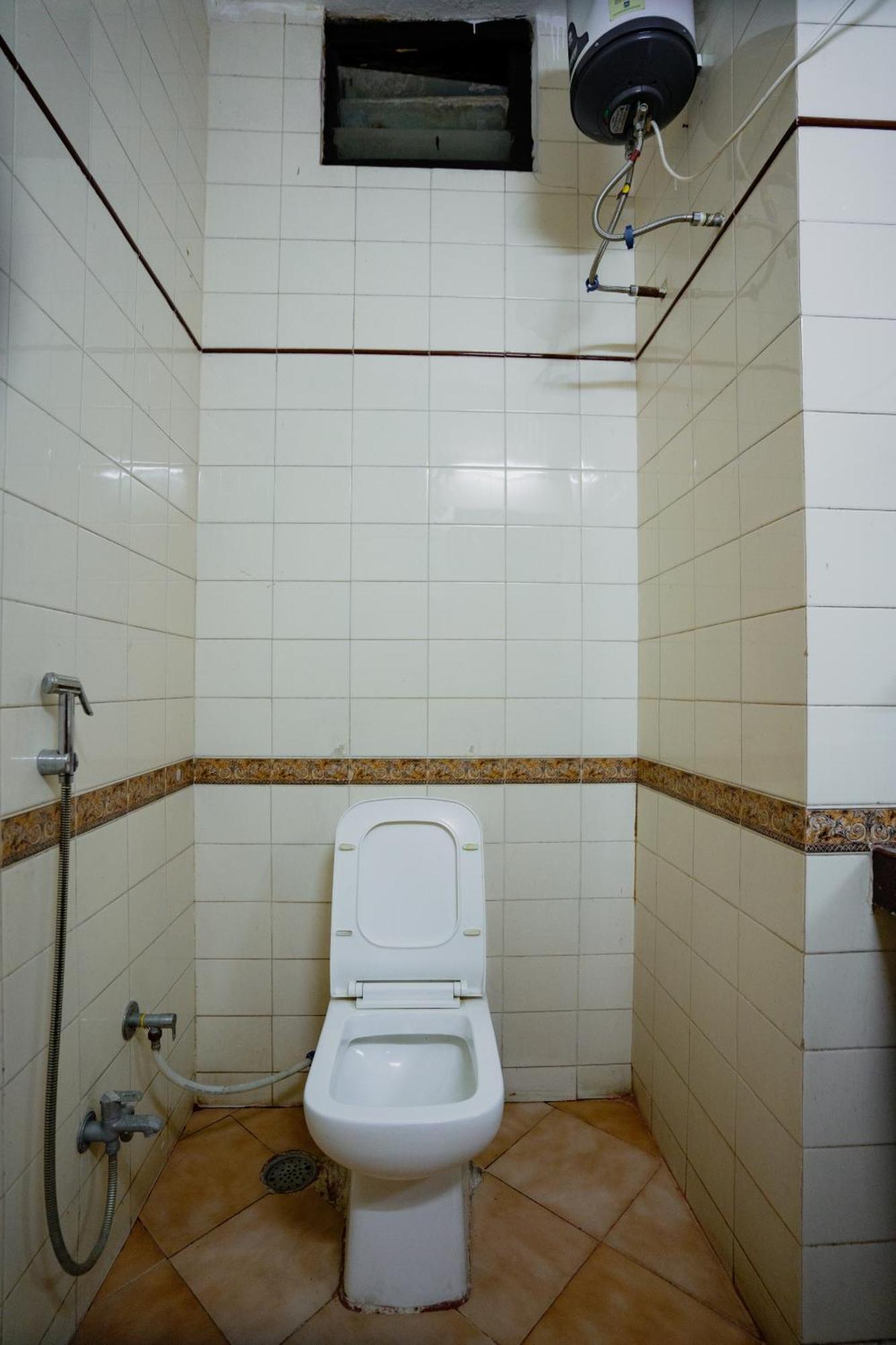 אינדורה Hotel Girdhar Mahal מראה חיצוני תמונה
