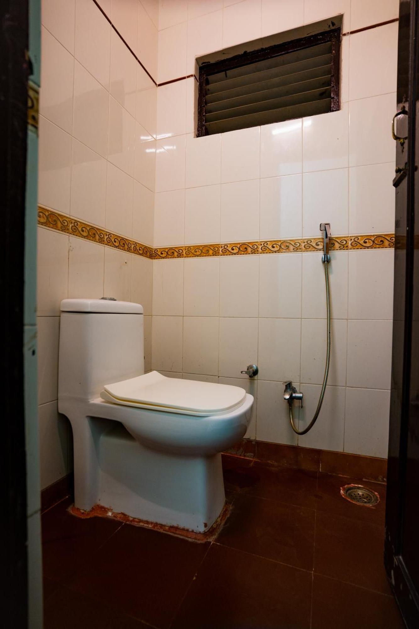 אינדורה Hotel Girdhar Mahal מראה חיצוני תמונה