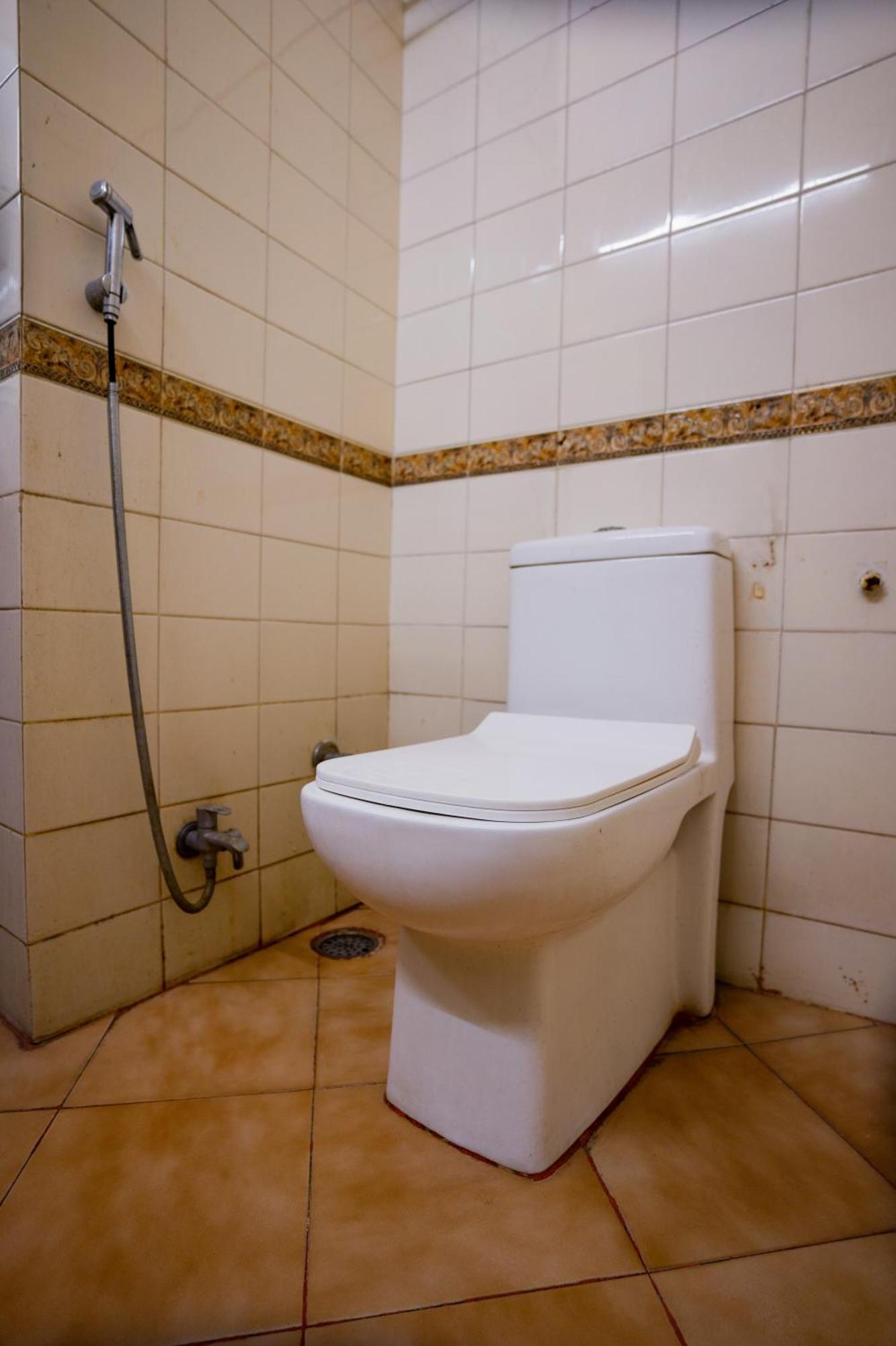 אינדורה Hotel Girdhar Mahal מראה חיצוני תמונה