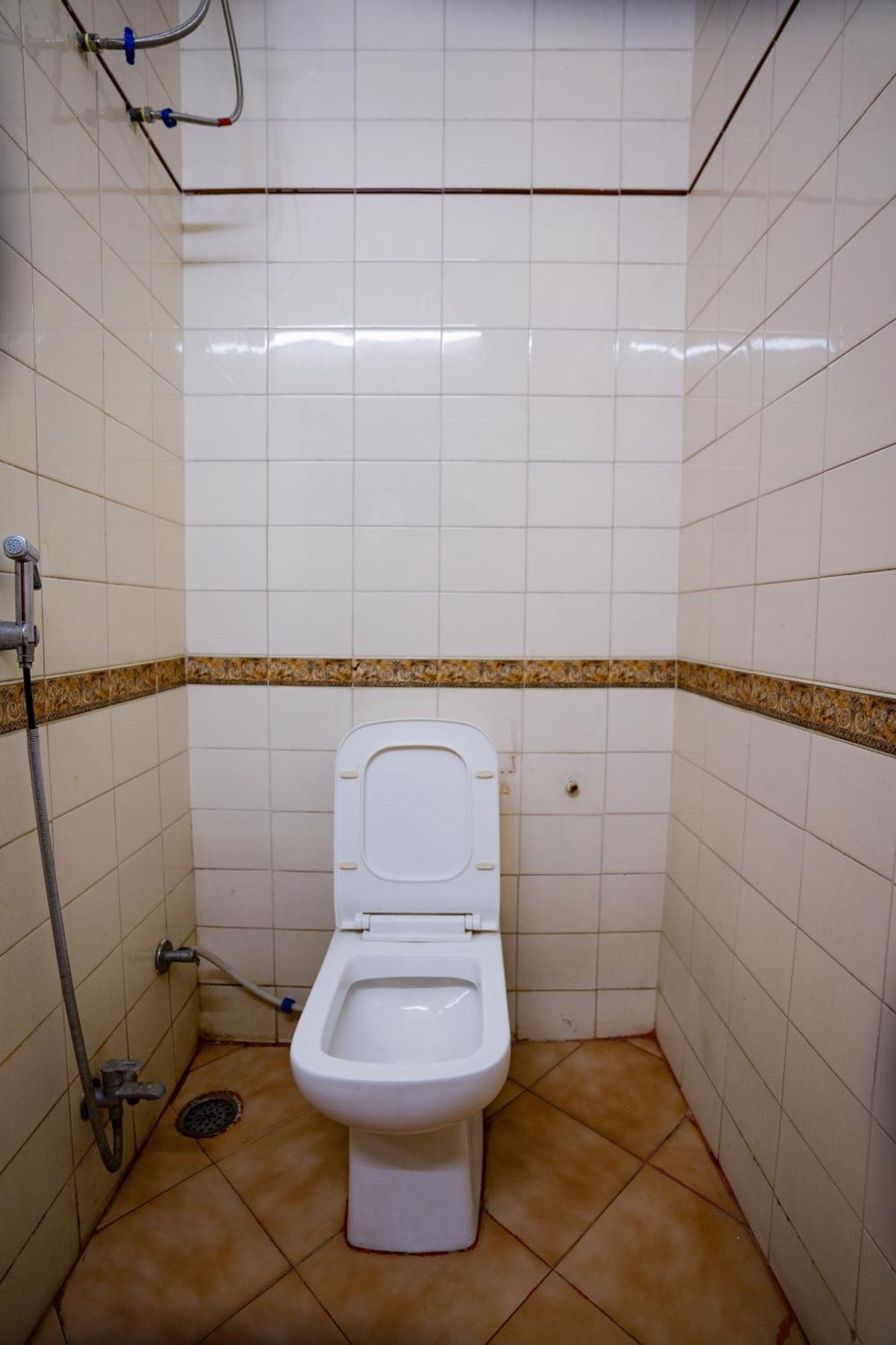 אינדורה Hotel Girdhar Mahal מראה חיצוני תמונה