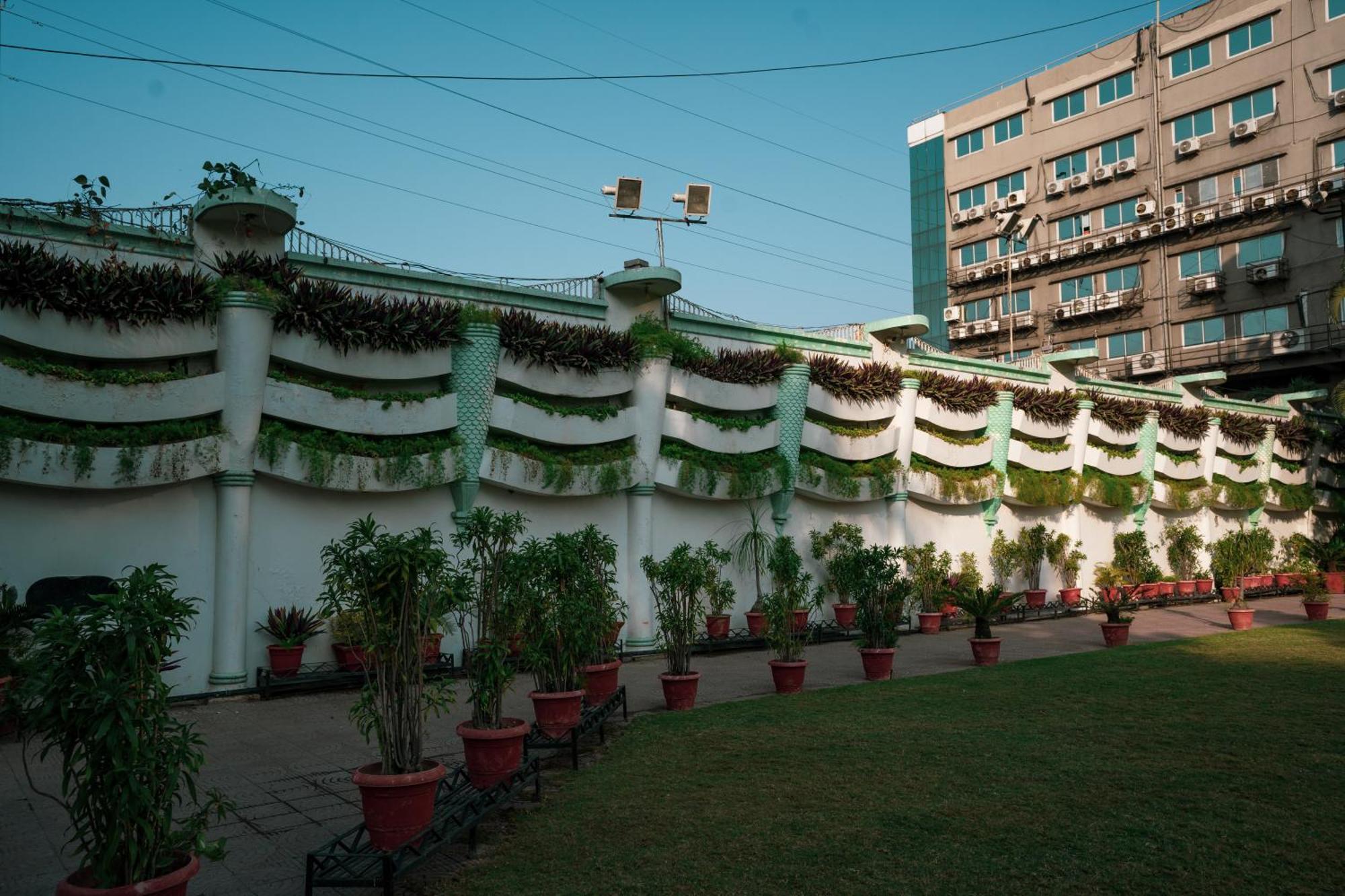 אינדורה Hotel Girdhar Mahal מראה חיצוני תמונה